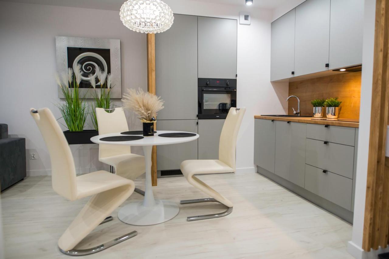 Nowoczesny Apartament Ludova Бискупиец Екстериор снимка
